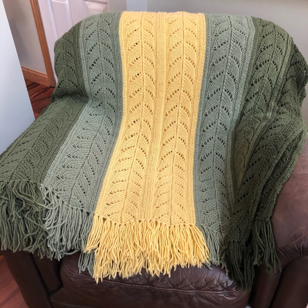 Mid century vintage green yellow crocheted throw
